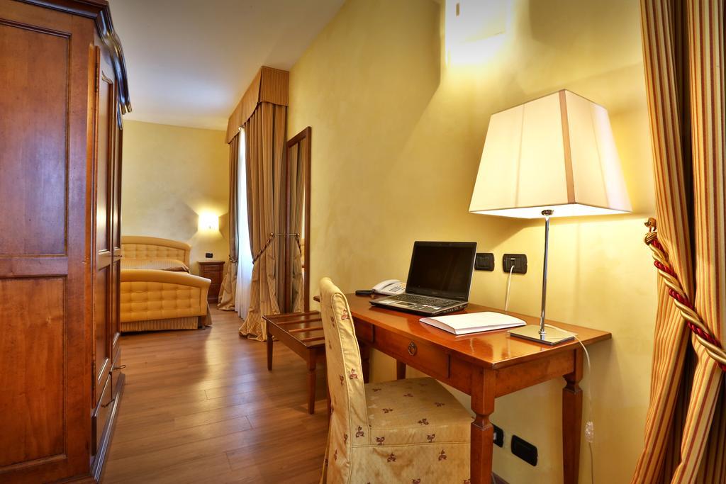 Central Park Hotel Modène Extérieur photo