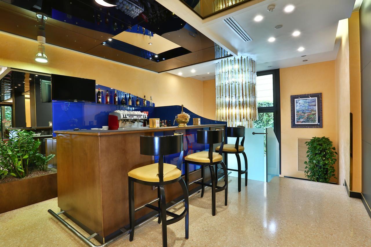 Central Park Hotel Modène Extérieur photo