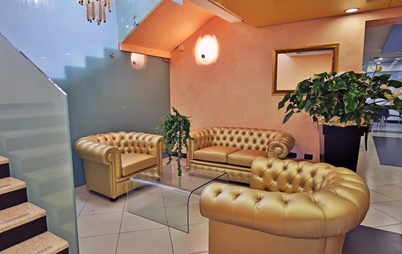 Central Park Hotel Modène Extérieur photo